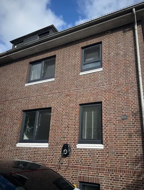 Fensterfront eines Referenzprojekts in Bremen